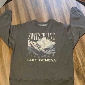 Unisex Hollister sweatshirt size M Switzerland Lake Geneva